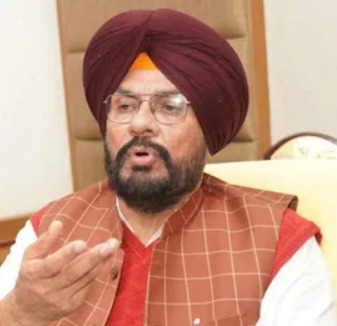 AAP Targets Sukhbir Badal Over SGPC, Gangsterism  