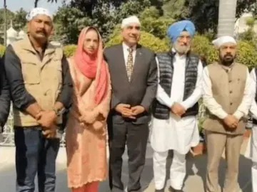 Amarjeet Gill Visits Golden Temple with Family