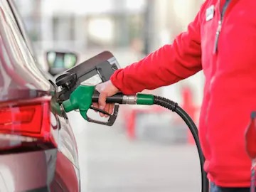 Crude Oil Falls; Petrol-Diesel Prices Updated