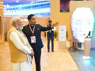 PM Modi Visits Jio AI Pavilion at India Expo