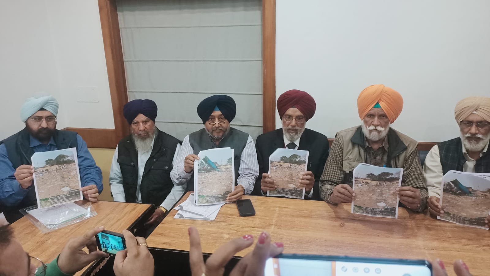 Ranjit Avenue Residents Protest Illegal Garbage Dump