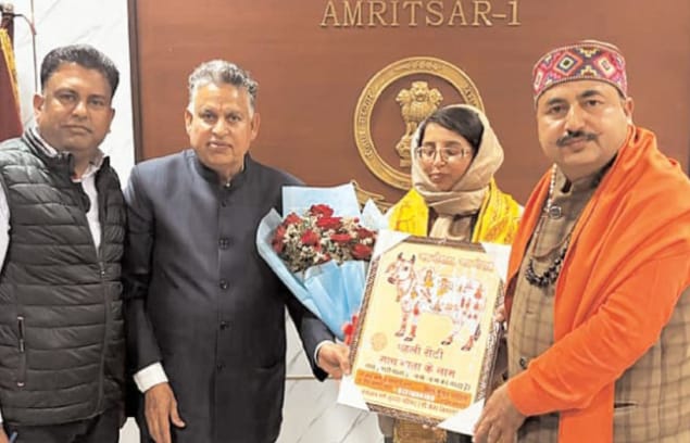 Sanatan Team Meets SDM Over Stray Cattle Crisis