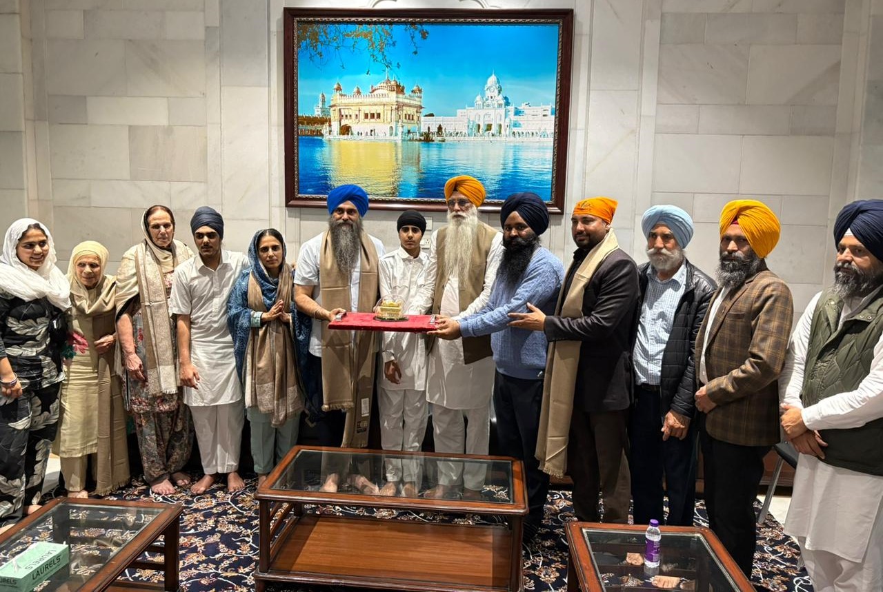 Tim Singh Uppal Visits Sri Harmandir Sahib