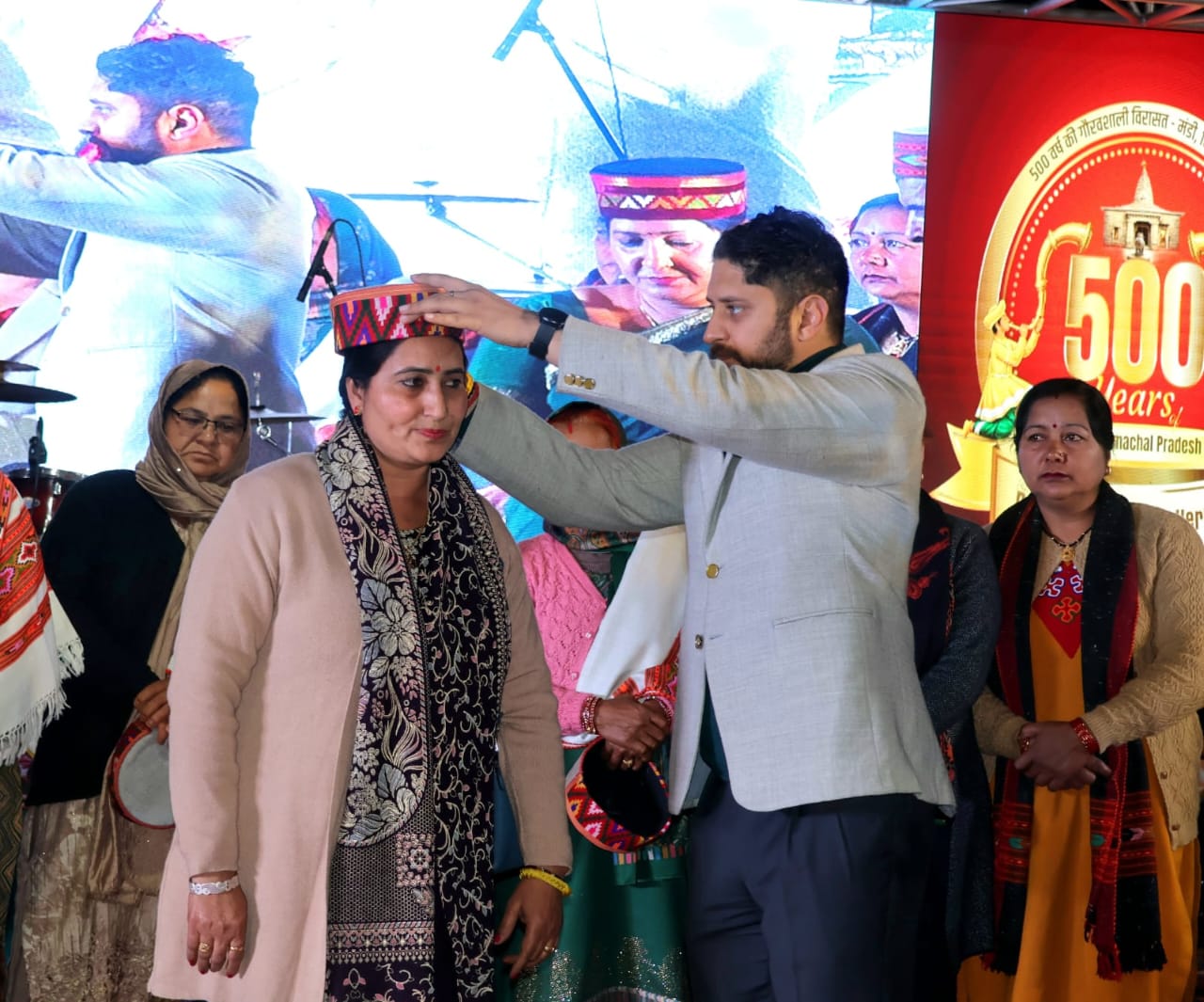 Veer Naris Honoured at Shivratri Festival Mandi