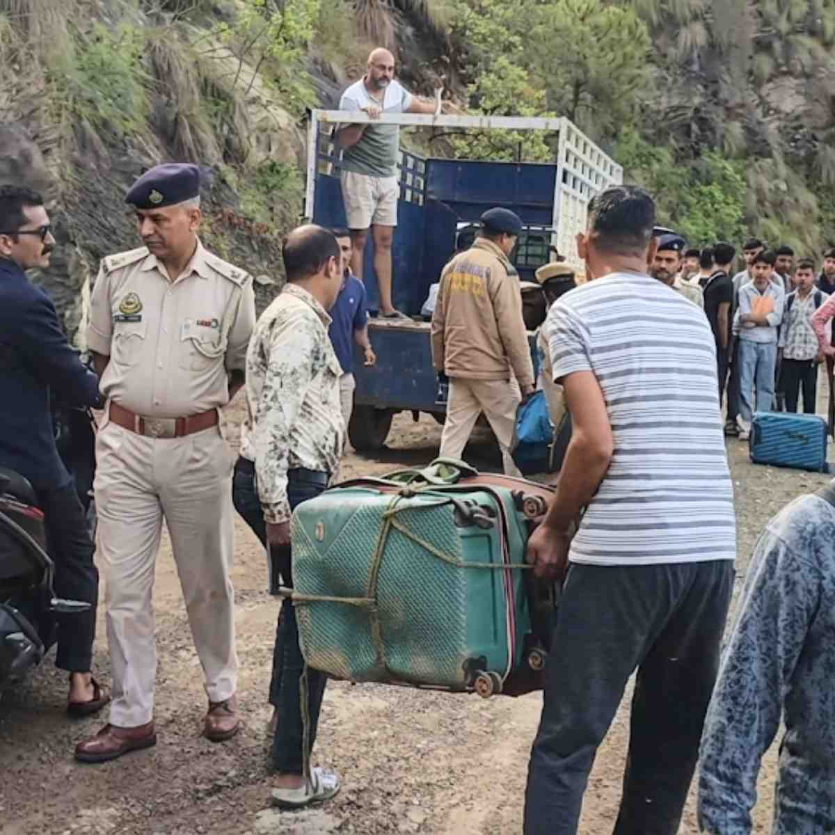 Chamba Road Accident Kills 6 During Heavy Rainstorm