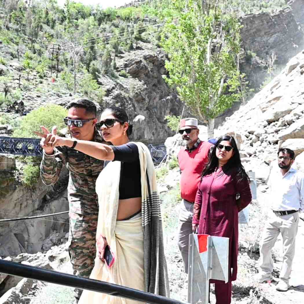 DC Reviews Jhalama Nallah Landslide in Lahaul Spiti