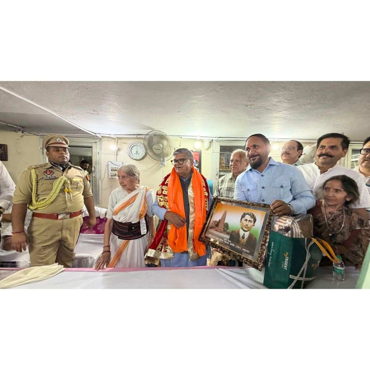Governor Kataria Visits Lakshmi Kanta Chawla in Amritsar