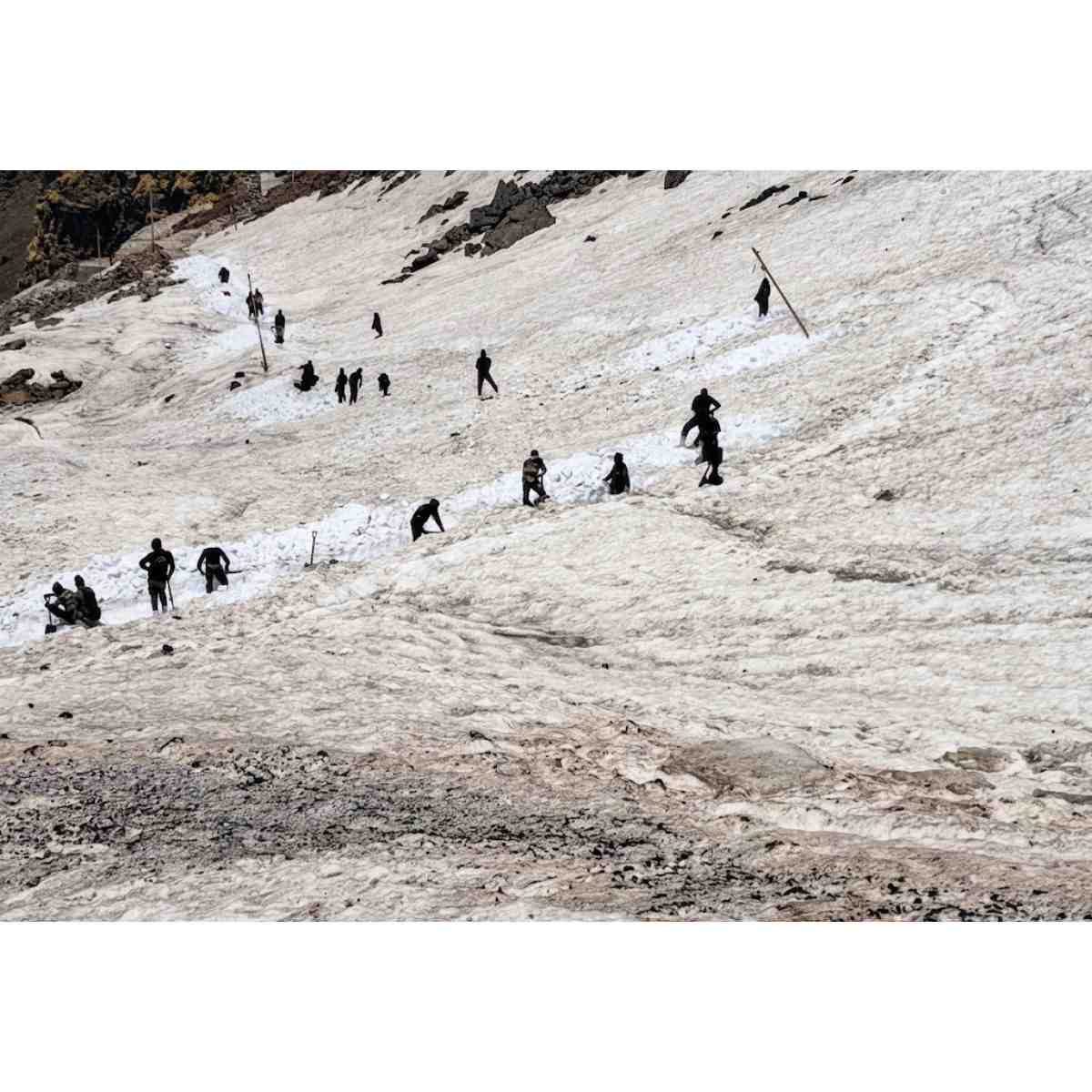 Hemkund Sahib Yatra Snow Clearance Near Completion