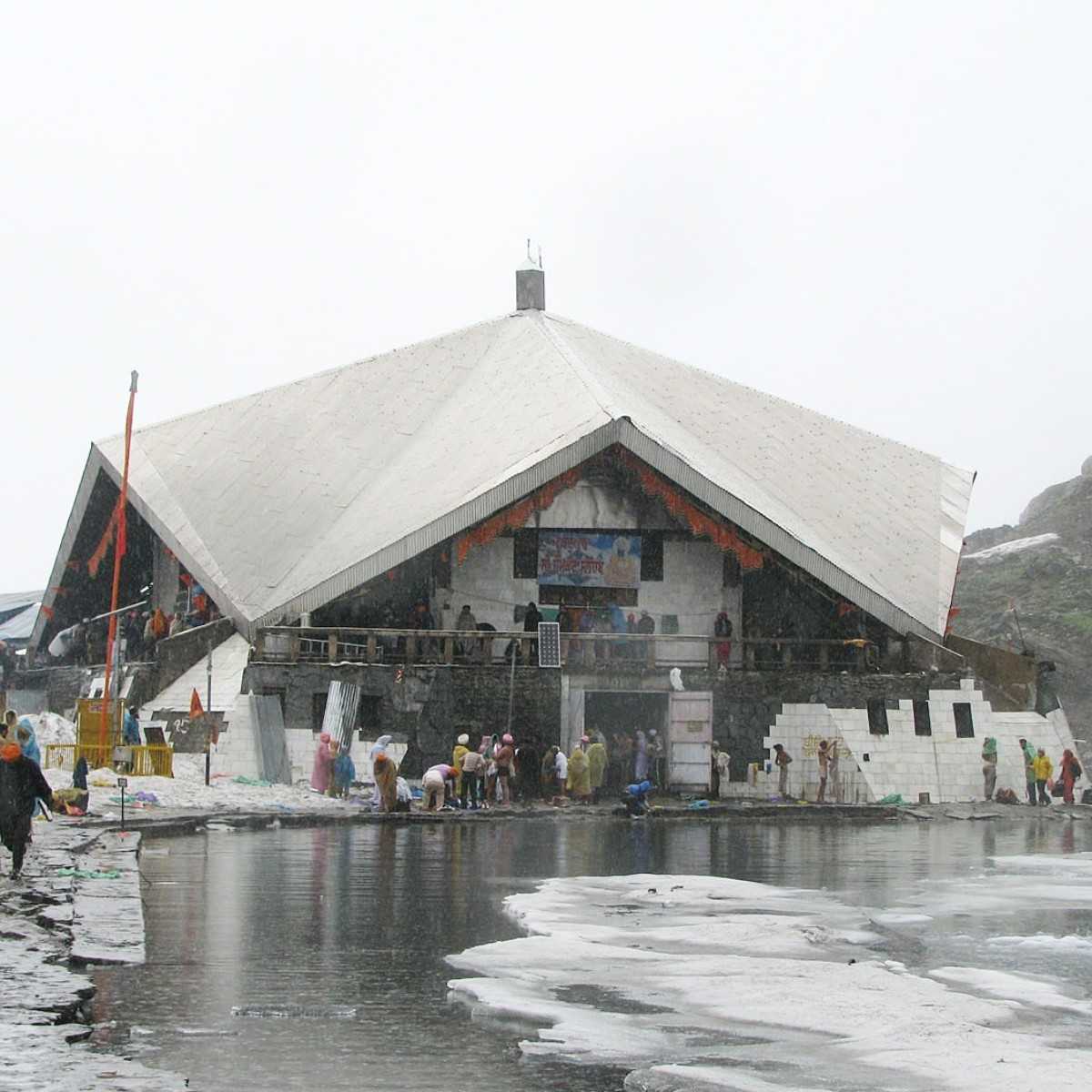 Hemkunt Sahib Yatra Begins, First Jatha Leaves Rishikesh