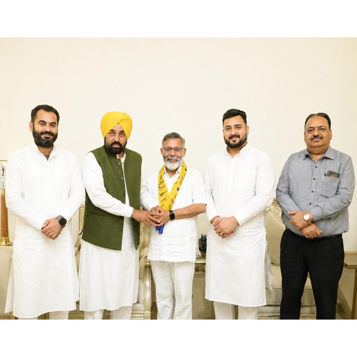Senior BJP Leader Anil Sethi Joins AAP in Punjab