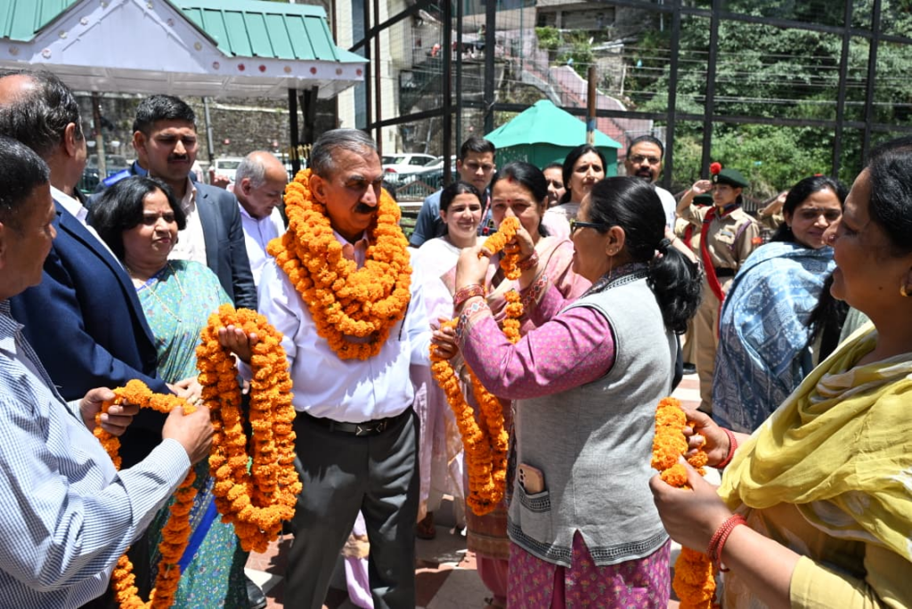Shimla CM Student Interaction Chhota Shimla School Visit