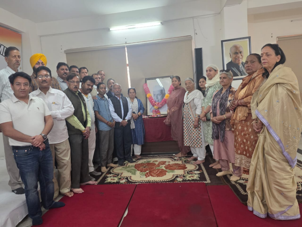 Tribute to Nehru on Death Anniversary in Shimla Congress