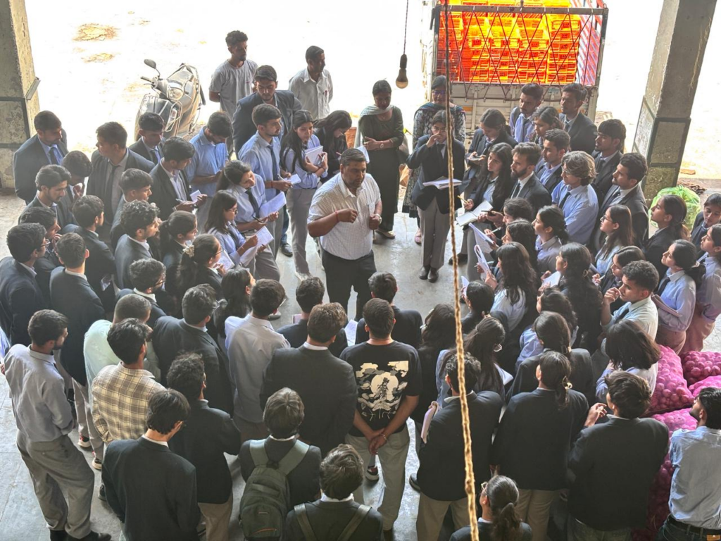 Thunag Students Visit APMC & FCI Mandi Educational Tour