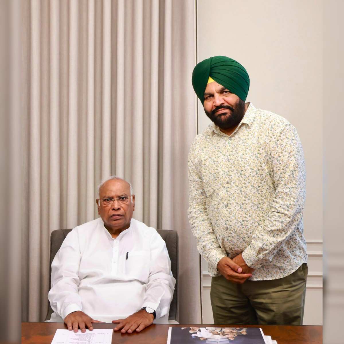 Big Political Meeting Aujla Meets Kharge in Delhi