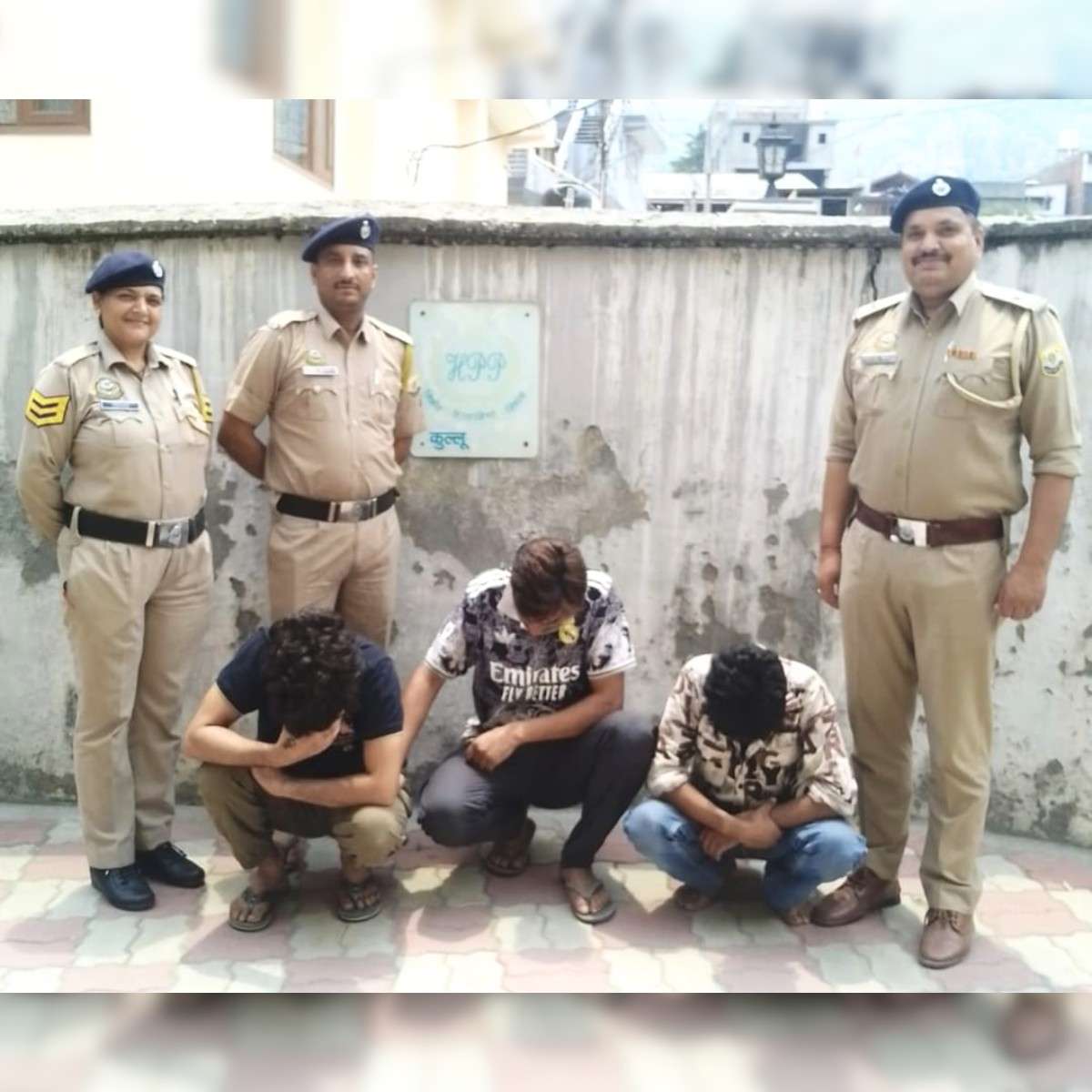 Kullu Charas Seizure STF Recovers 495g Drugs in Car