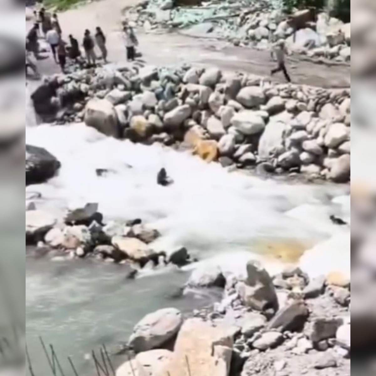Parvati River Horror Three Punjab Tourists Rescued in Kullu