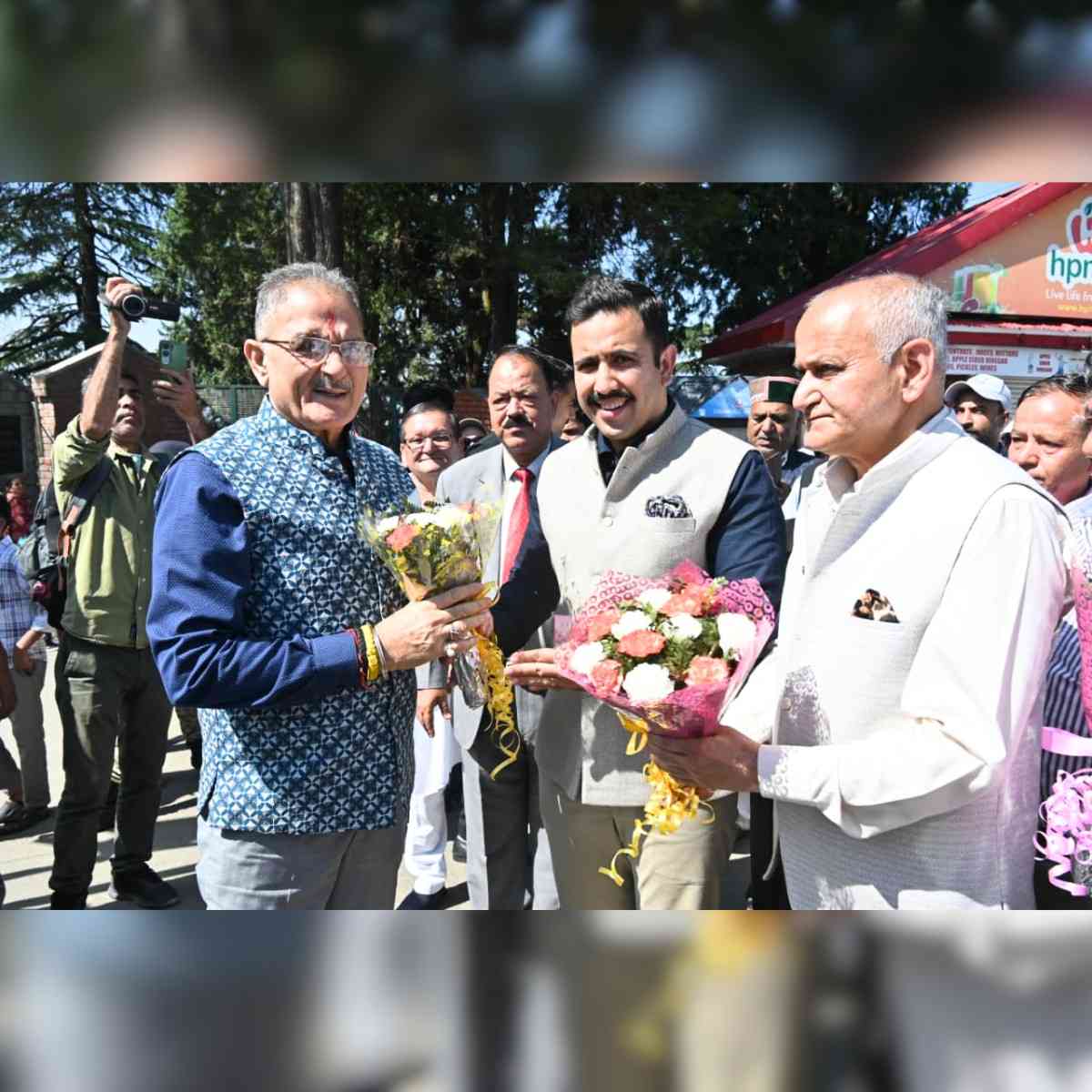 Tribute to Virbhadra Singh by Governor in Shimla